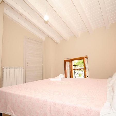 Corte Vezzola Bilocale Emma Puegnago Luaran gambar